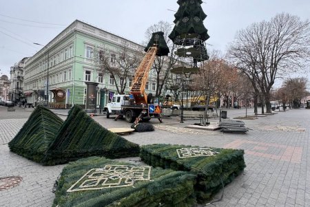 Одеса готується до новорічно-різдвяних свят. Відеокоментар (фото)