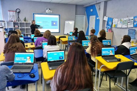 Одеські школярі можуть надолужити освітні втрати у Цифрових центрах (фото)