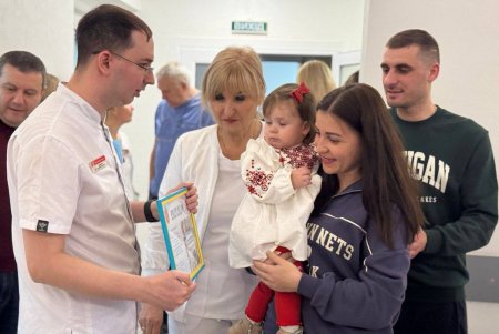 Мій перший щасливий рік: в одеському пологовому будинку привітали малюків (фото, відео)