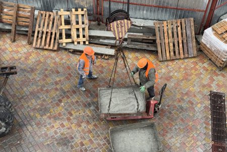 В Одесі продовжується відновлення 16-поверхового будинку на вулиці Середній (фото, відео)