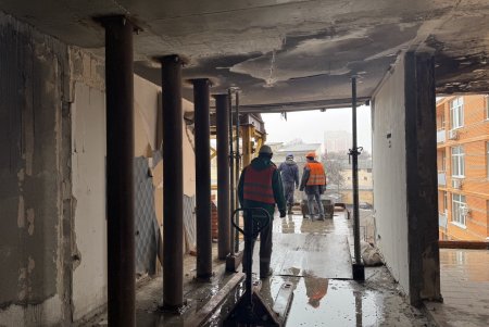 В Одесі продовжується відновлення 16-поверхового будинку на вулиці Середній (фото, відео)