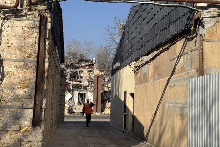 У Приморському районі розпочато відновлення багатостраждального будинку (фото, відео) 