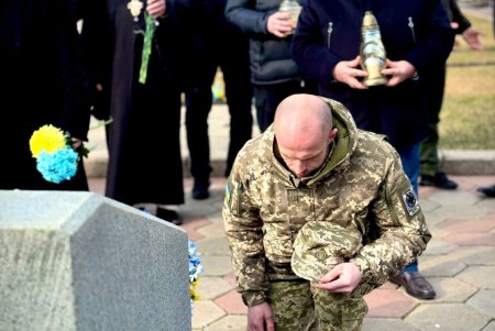 Одеса вшановує пам'ять Героїв Небесної Сотні (фото) Одеса вшановує пам'ять Героїв Небесної Сотні (фото)