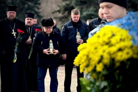 Одеса вшановує пам'ять Героїв Небесної Сотні (фото) Одеса вшановує пам'ять Героїв Небесної Сотні (фото)