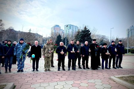 Одеса вшановує пам'ять Героїв Небесної Сотні (фото) Одеса вшановує пам'ять Героїв Небесної Сотні (фото)