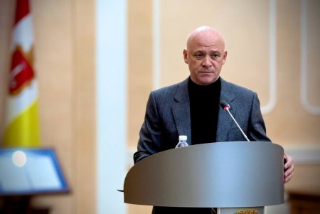 Мер Одеси та міськрада отримали подяку від військових за підтримку ЗСУ (фото)