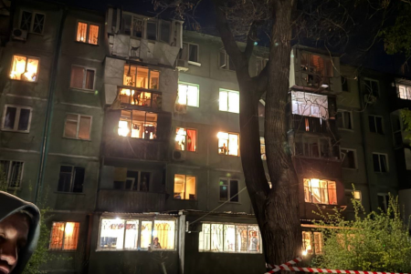 Одеса зазнала масованої атаки ударними безпілотниками. Є постраждалі (фото, відео)