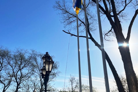В Одесі підняли прапор Військово-Морських Сил України (фото)