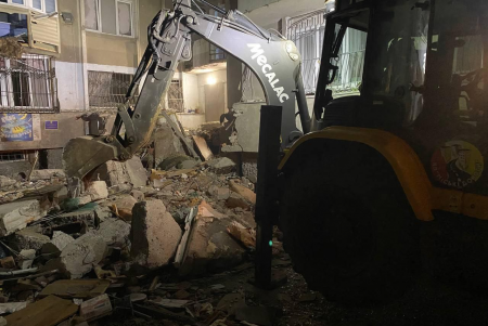 Масштабна ворожа атака на Одесу: є загиблі й постраждалі (фото) Масштабна ворожа атака на Одесу: є загиблі й постраждалі (фото)