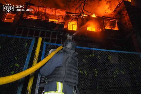 Масштабна ворожа атака на Одесу: є загиблі й постраждалі (фото) Масштабна ворожа атака на Одесу: є загиблі й постраждалі (фото)