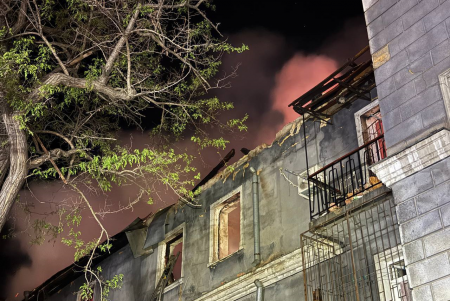 Масштабна ворожа атака на Одесу: є загиблі й постраждалі (фото) Масштабна ворожа атака на Одесу: є загиблі й постраждалі (фото)