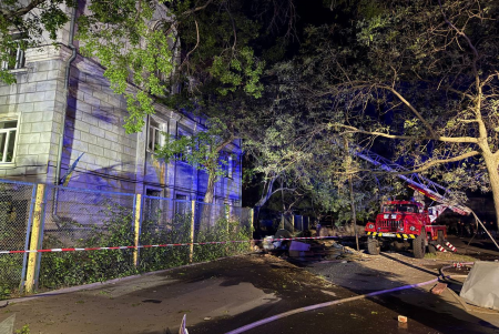 Масштабна ворожа атака на Одесу: є загиблі й постраждалі (фото) Масштабна ворожа атака на Одесу: є загиблі й постраждалі (фото)