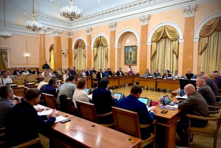  Геннадій Труханов вручив почесні міські нагороди підприємцям за надійне партнерство (фото)