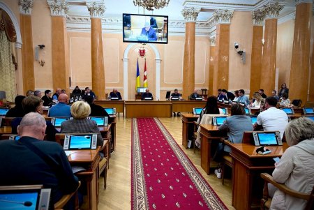  Геннадій Труханов вручив почесні міські нагороди підприємцям за надійне партнерство (фото)