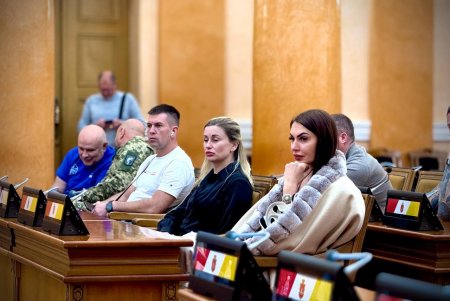  Геннадій Труханов вручив почесні міські нагороди підприємцям за надійне партнерство (фото)