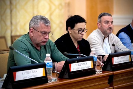  Геннадій Труханов вручив почесні міські нагороди підприємцям за надійне партнерство (фото)