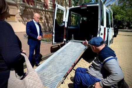 Одеса отримала дві спеціалізовані машини від міста-побратима Регенсбург (фото, відео)