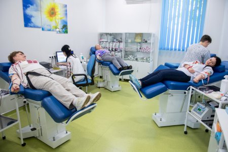 Одесити здавали донорську кров у вишиванках (фото)