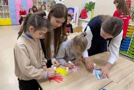 Одеських школярів знайомлять з основами безбар’єрності та правилами комунікації з особами з інвалідністю (фото)