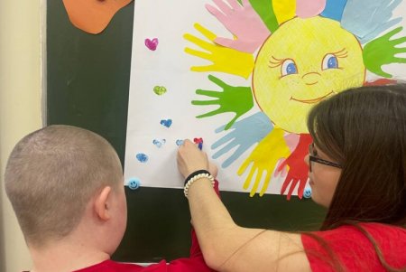 Одеських школярів знайомлять з основами безбар’єрності та правилами комунікації з особами з інвалідністю (фото)