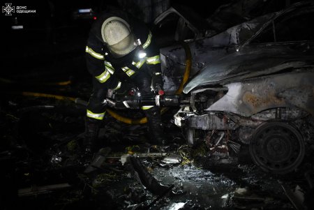 Одеська область: рятувальники ліквідували пожежу після ворожої атаки (фото)