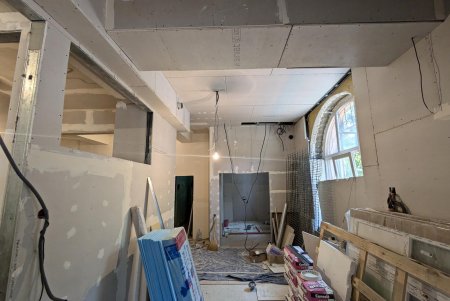 В Приморском районе Одессы проводятся ремонтные работы для открытия филиала Центра Резника (фото)