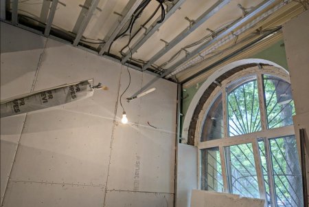 В Приморском районе Одессы проводятся ремонтные работы для открытия филиала Центра Резника (фото)