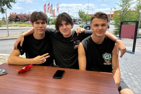  Одеські школярі відправились до літнього табору в Італії в рамках програми культурного обміну (фото)