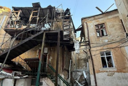 Геннадій Труханов: Ворог завдав удару по житловому кварталу щільної забудови, але ми зробимо все можливе, аби тут тривало життя (фото)