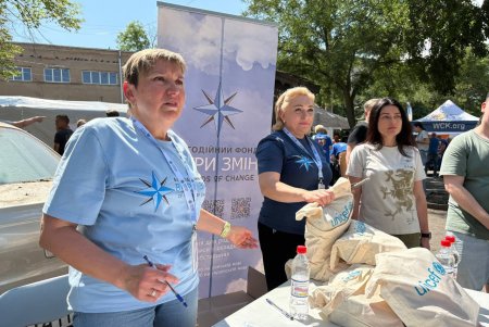 Постраждалі внаслідок атаки можуть звертатися за допомогою до оперативного штабу та Приморської райадміністрації