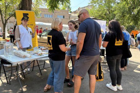 Постраждалі внаслідок атаки можуть звертатися за допомогою до оперативного штабу та Приморської райадміністрації
