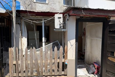 Комунальні служби ліквідовують наслідки ранкової атаки на Одесу (фото)