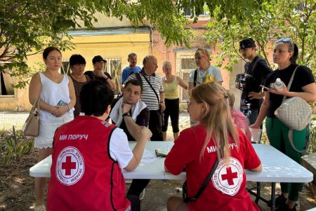 Комунальні служби ліквідовують наслідки ранкової атаки на Одесу (фото)