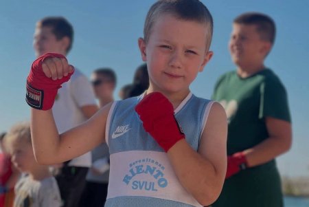 На інклюзивному пляжі Одеси провели відкрите тренування з боксу (фото)