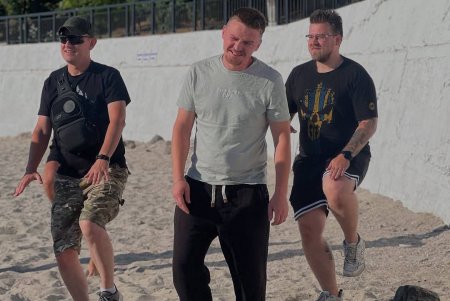 На інклюзивному пляжі Одеси провели відкрите тренування з боксу (фото)