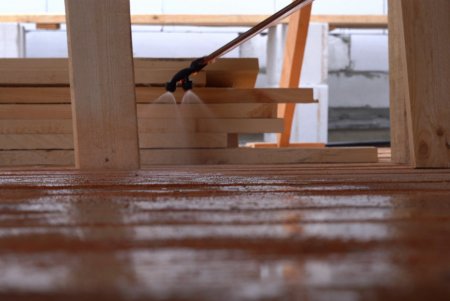 На проспекті Шевченка триває відновлення будинку після ракетного удару (фото, відео)