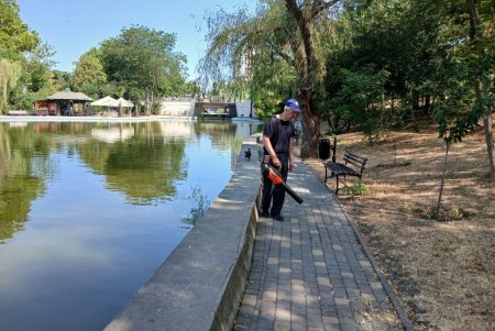 КП «Сервісний центр» проводить роботи з обслуговування підпорядкованих об’єктів (фото)