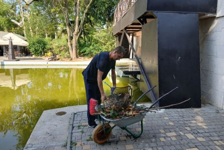 КП «Сервісний центр» проводить роботи з обслуговування підпорядкованих об’єктів (фото)