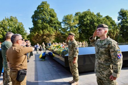 З нагоди 34-ї річниці незалежності України в Одесі вшанували пам'ять героїв (фото, відео)