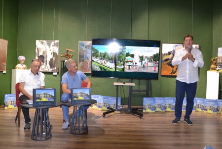 Напередодні Дня міста презентували книгу «ОДЕСА. Історія, традиції, любов та біль» (фото)