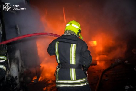 Вночі ворог атакував Одесу ударними безпілотниками (фото)