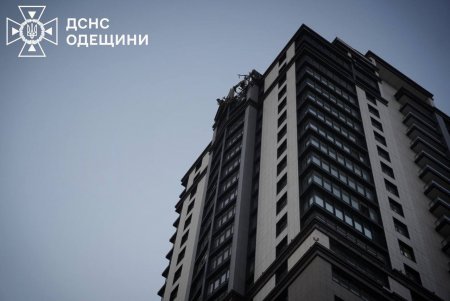 Ворог атакував Одесу ударними безпілотниками. Є постраждалі (фото)
