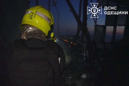 Ворог атакував Одесу ударними безпілотниками. Є постраждалі (фото)