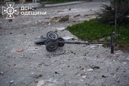 Ворог атакував Одесу ударними безпілотниками. Є постраждалі (фото)