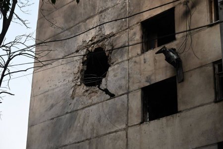 Одеські комунальники оперативно ліквідовують наслідки атаки (фото, відео)