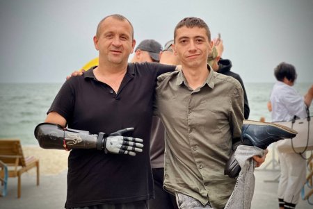 На інклюзивному пляжі Одеси для ветеранів та їхніх сімей провели теплу зустріч (фото)