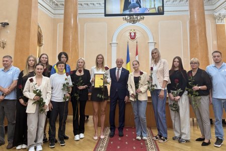 За підсумками минулого року мер Одеси нагородив спортсменів з різних видів спорту (фото, відео)