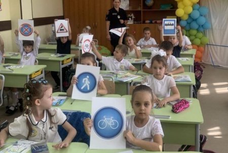 Юних одеситів знайомлять з правилами безпечної поведінки на вулицях та у транспорті (фото)