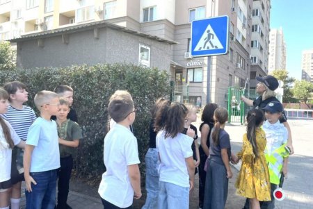 Юних одеситів знайомлять з правилами безпечної поведінки на вулицях та у транспорті (фото)