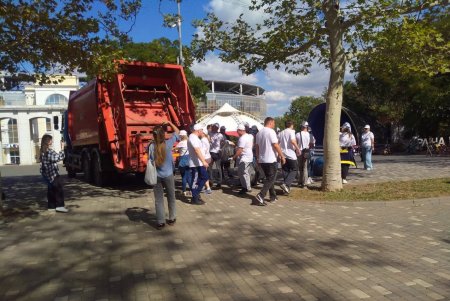 В Одесі провели суботник до Всесвітнього дня прибирання World Cleanup Day (фото)
